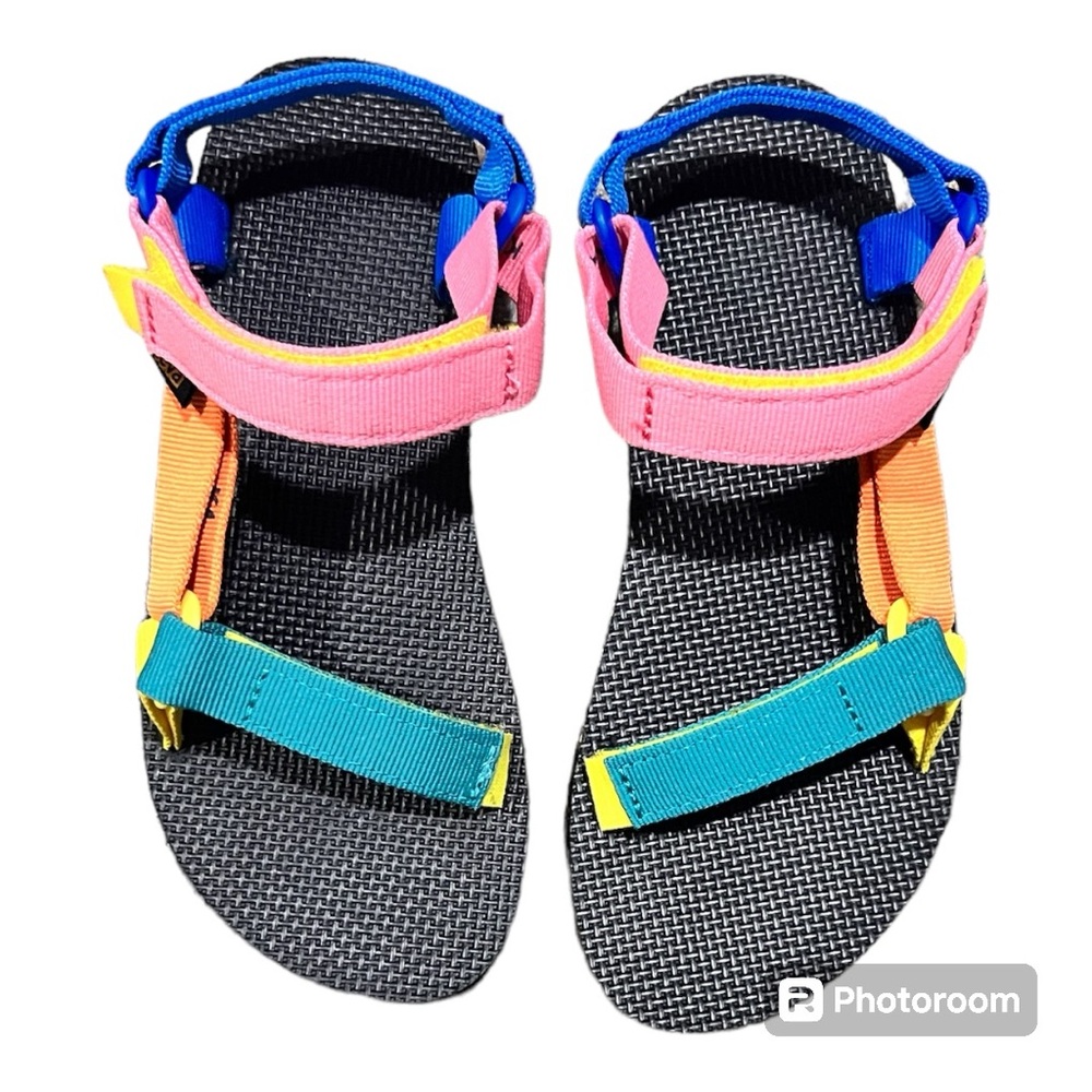NWB kids Teva